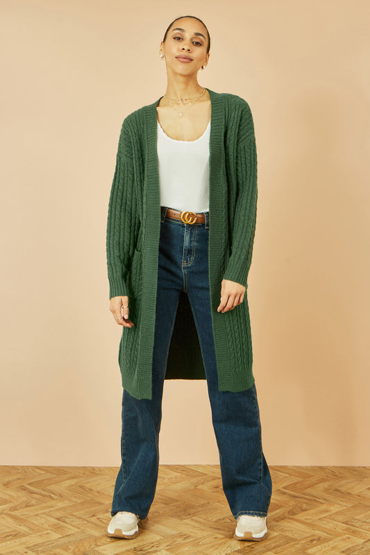 Yumi – Grüner, langer Cardigan mit Zopfmuster und Taschen