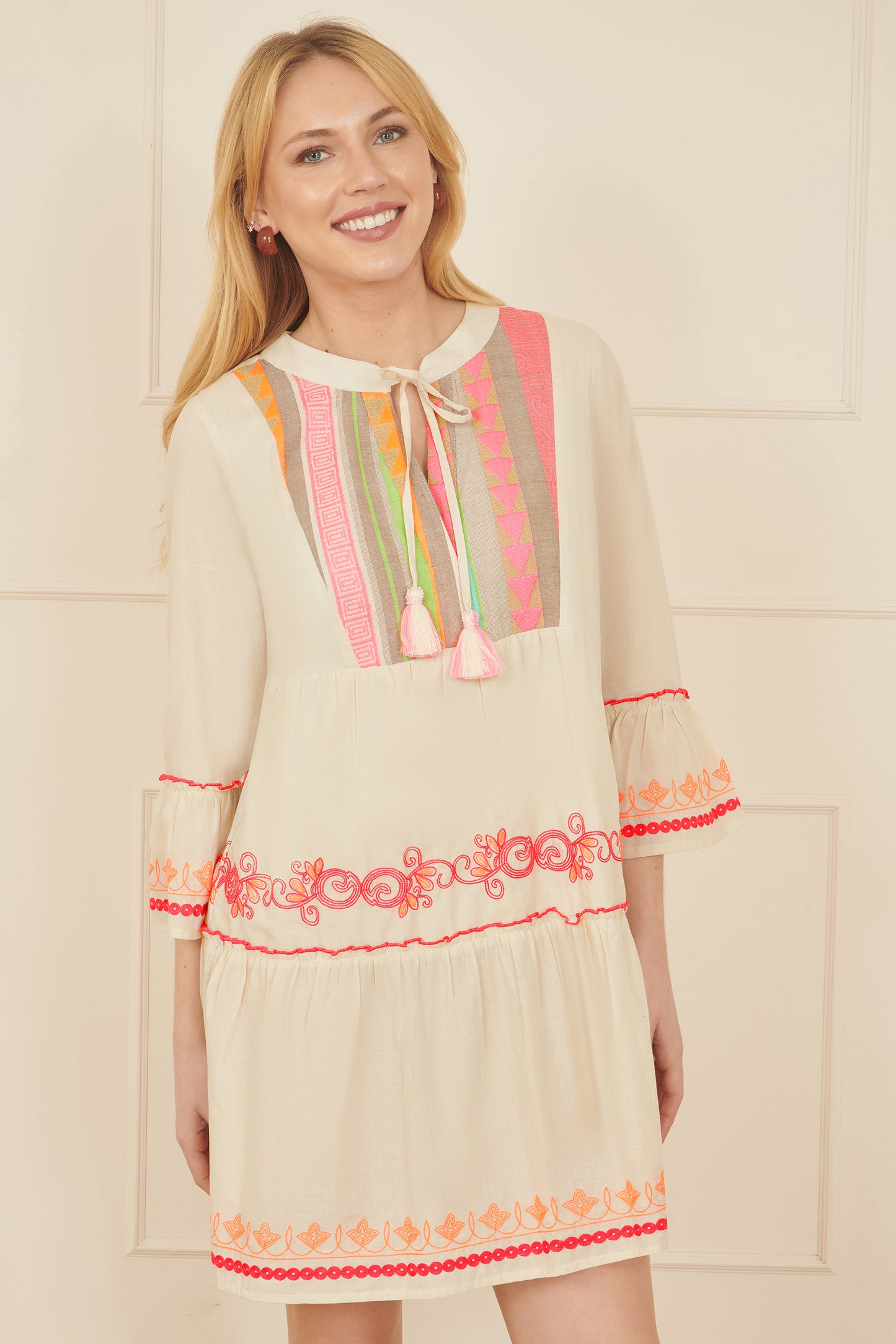 Yumi White Embroidered Cotton Tunic Beachwear Yumi
