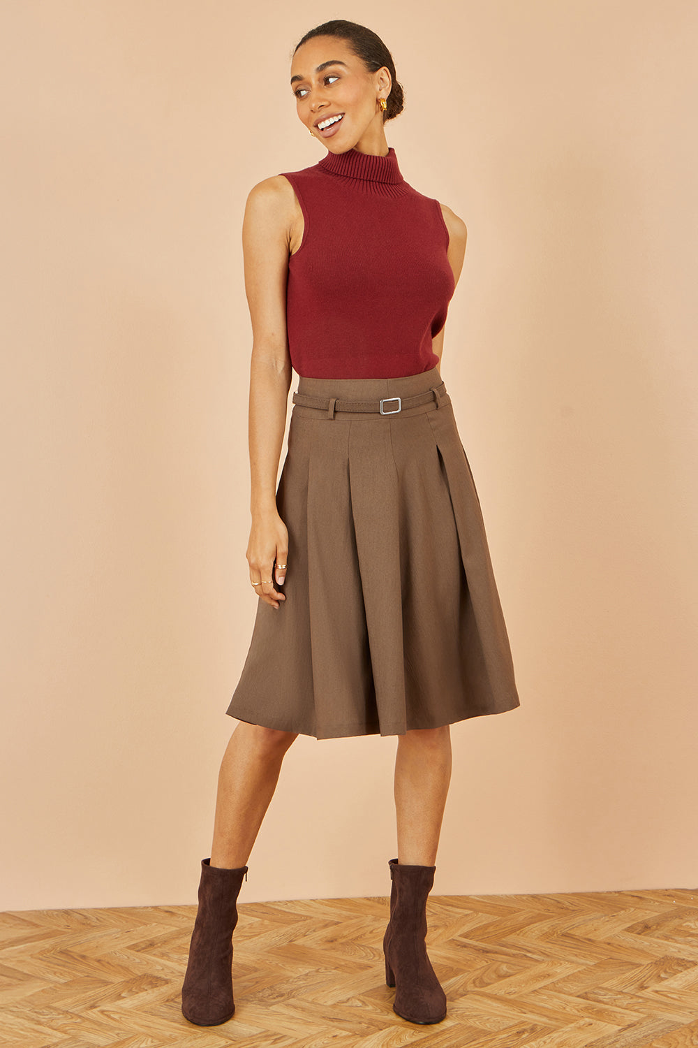 Yumi Brown Pleated Midi Skirt With Matching Belt | Yumi