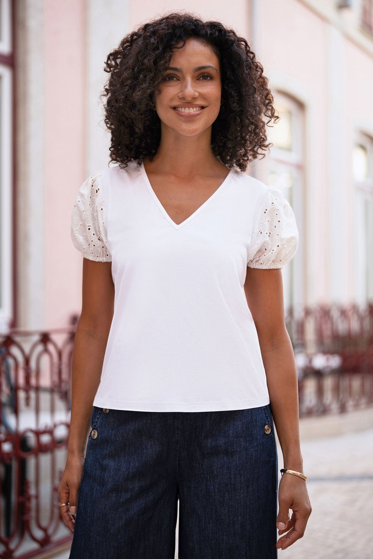 Yumi White Cotton Jersey T-Shirt With Lace Sleeves Tops Yumi