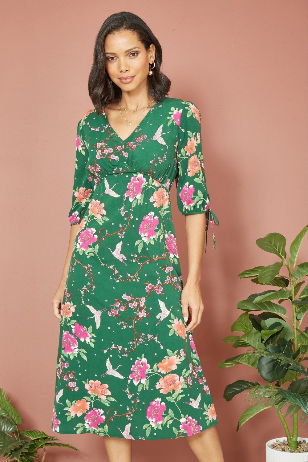 Yumi Green Recycled Crane Print Kimono Midi Dress | Yumi Yumi Green Recycled Crane Print Kimono Midi Dress | Yumi