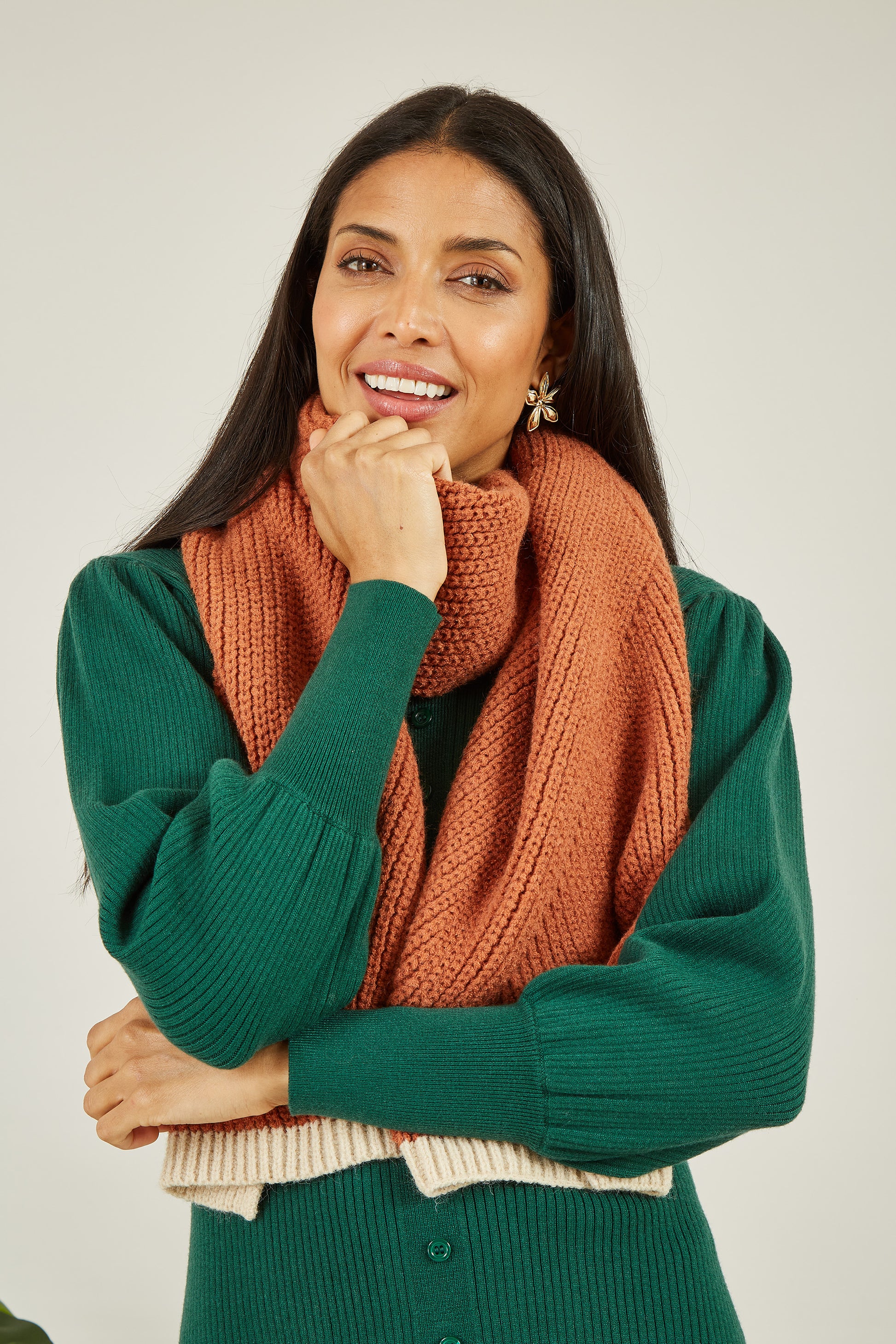 Yumi Brown Knitted Scarf Yumi