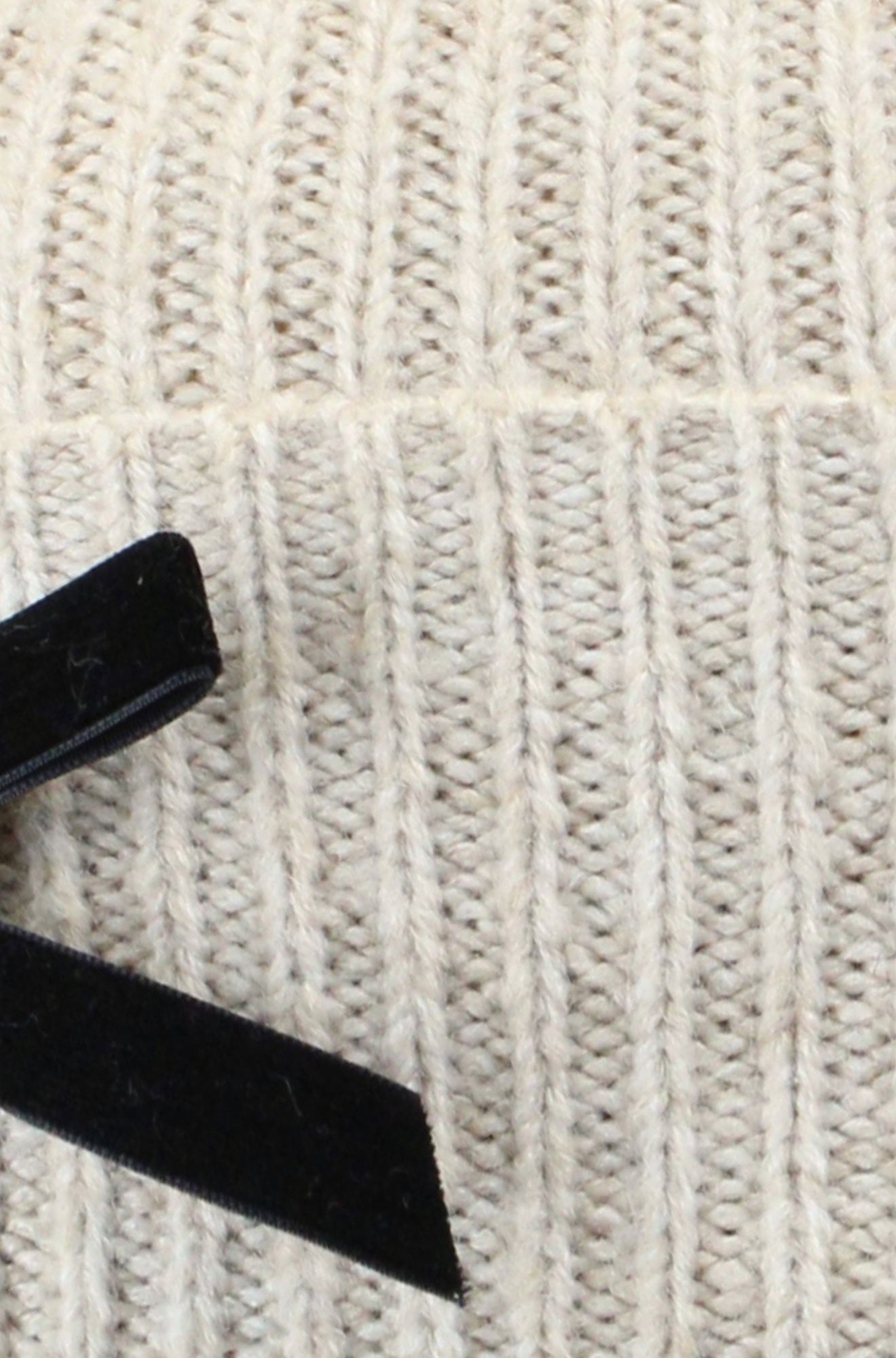 Yumi Oatmeal Bow Knitted Beanie Hat ACC HATS Yumi