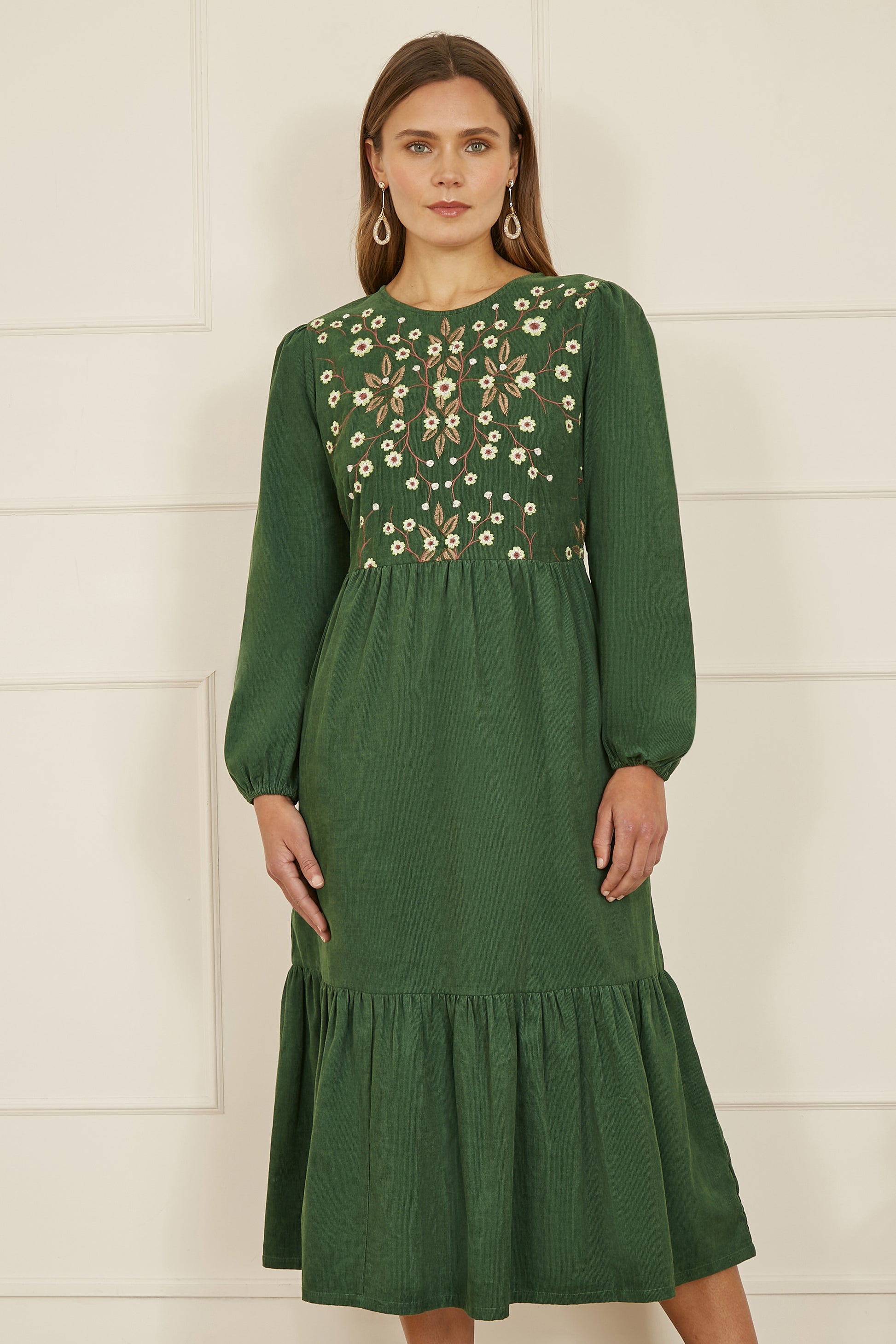 Yumi Green Long Sleeve Midi Dress With Floral Embroidery Bodice | Yumi Yumi Green Long Sleeve Midi Dress With Floral Embroidery Bodice | Yumi