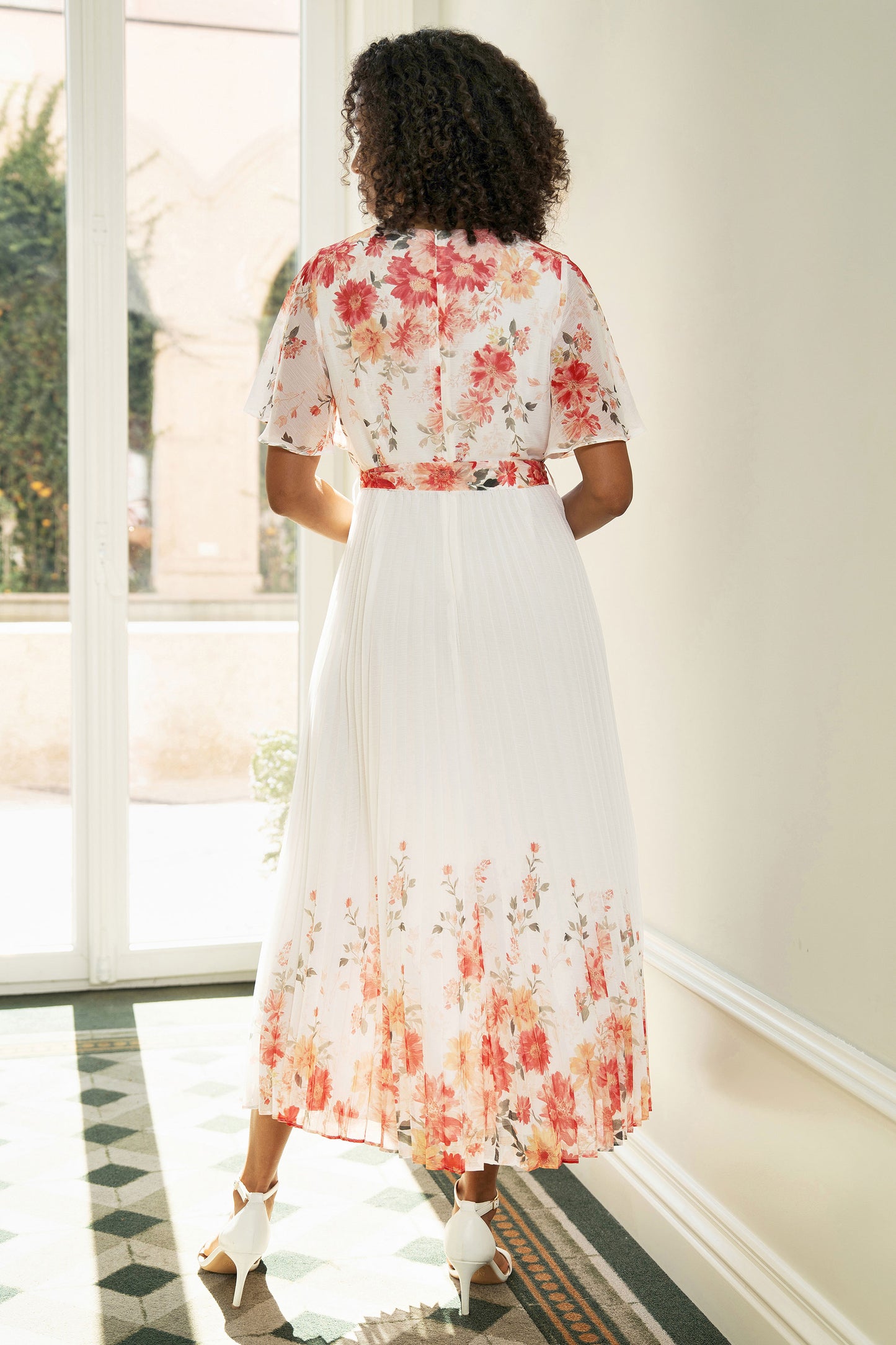 Yumi White Mirror Floral Design Pleated Midi Dress