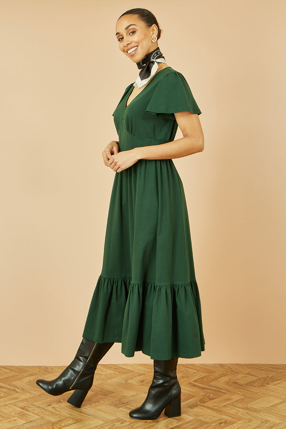 Yumi Green Cotton Jersey V Neck Midi Dress Dress Casual Yumi
