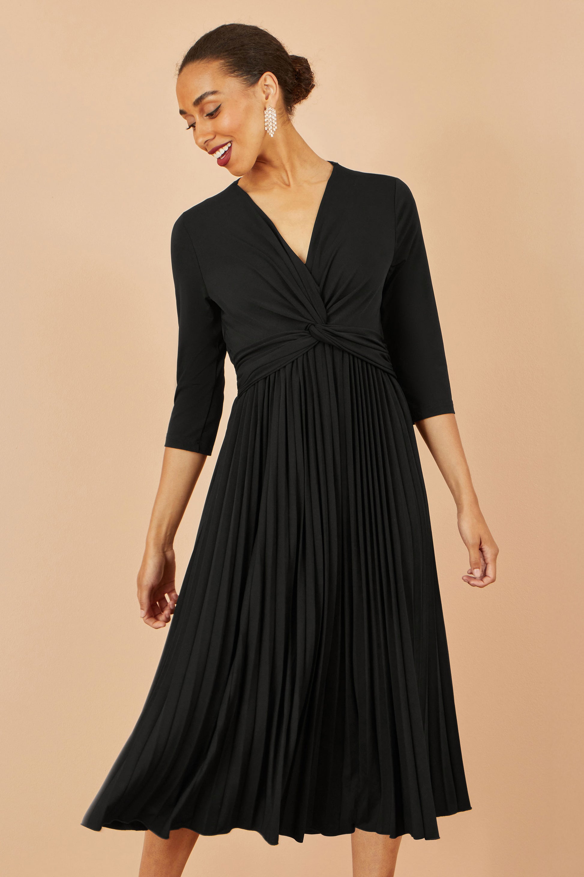 Yumi Black Jersey Knot Waist Pleated Midi Dress | Yumi Yumi Black Jersey Knot Waist Pleated Midi Dress | Yumi