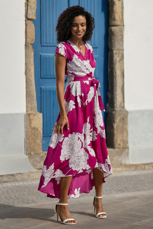 Robe ultra-longue Yumi Curve bleu marine avec motif floral et franges Robe ultra-longue Yumi Curve bleu marine avec motif floral et franges