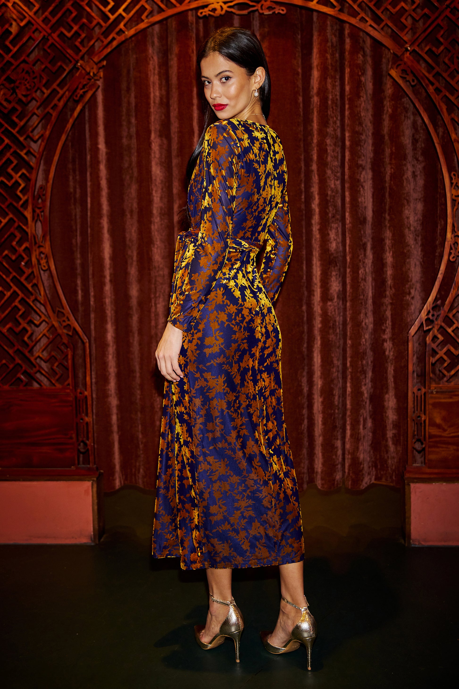 Yumi Navy Velour Stretch Midi Dress With Long Sleeves Dress Party Yumi