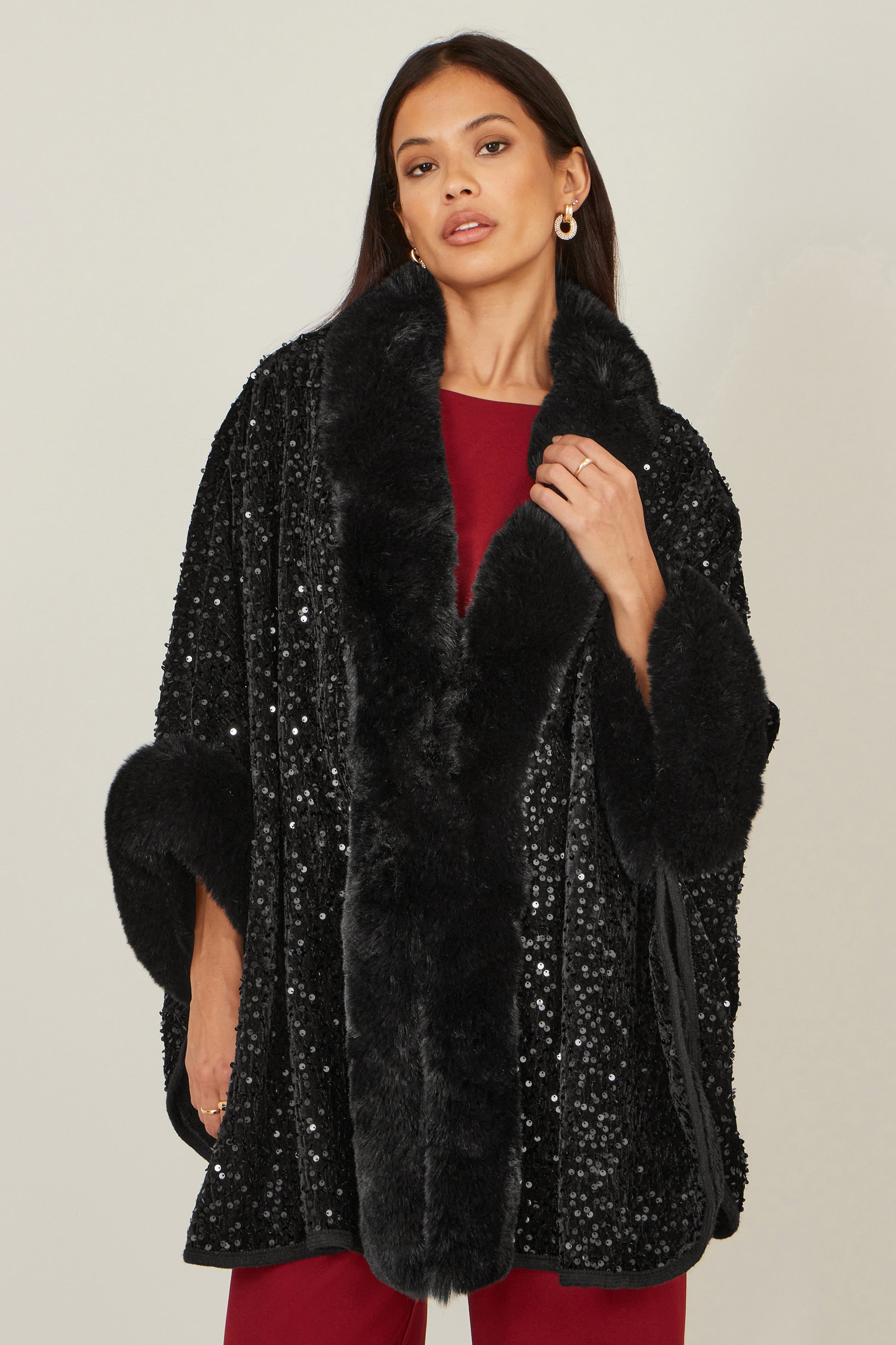 Yumi Black Sequin Cape with Faux Fur Trim and Lining CAPE Yumi