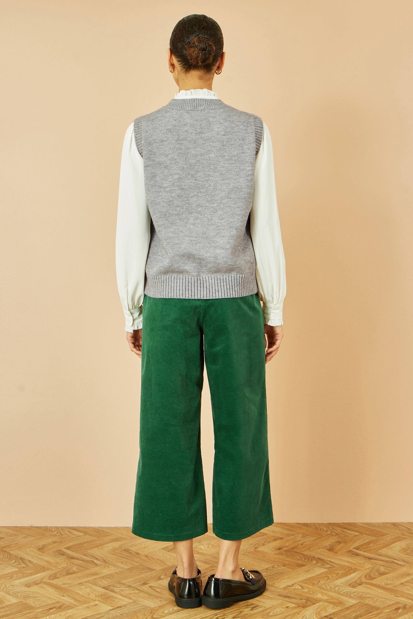 Yumi Grey Knitted Flower Sleeveless Jumper Vest Knit Pullover Yumi