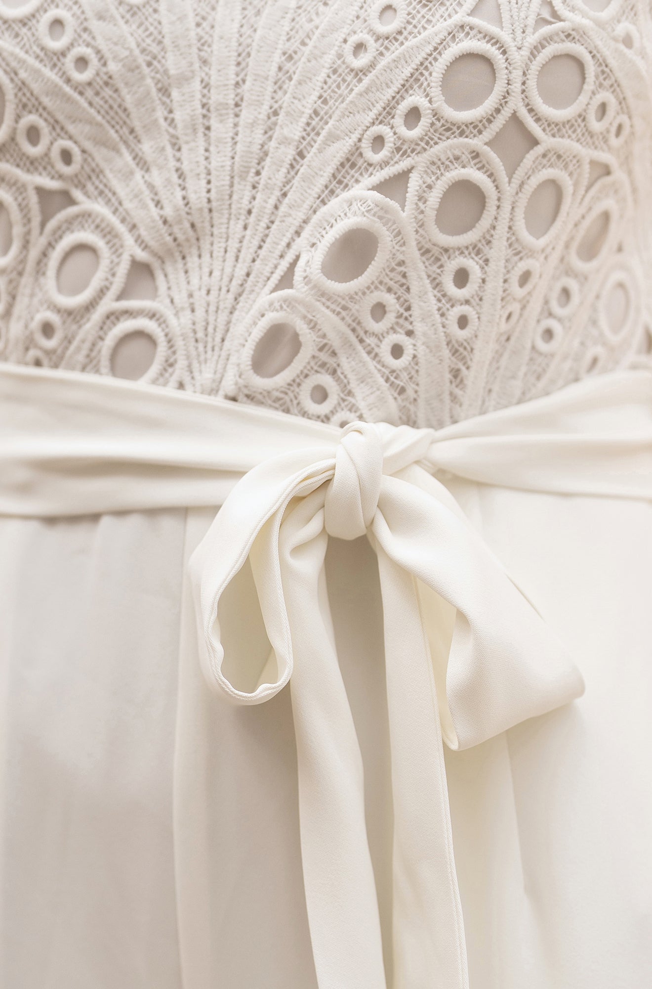 Yumi Ivory Lace Sleeveless Jumpsuit JUMPSUIT Yumi