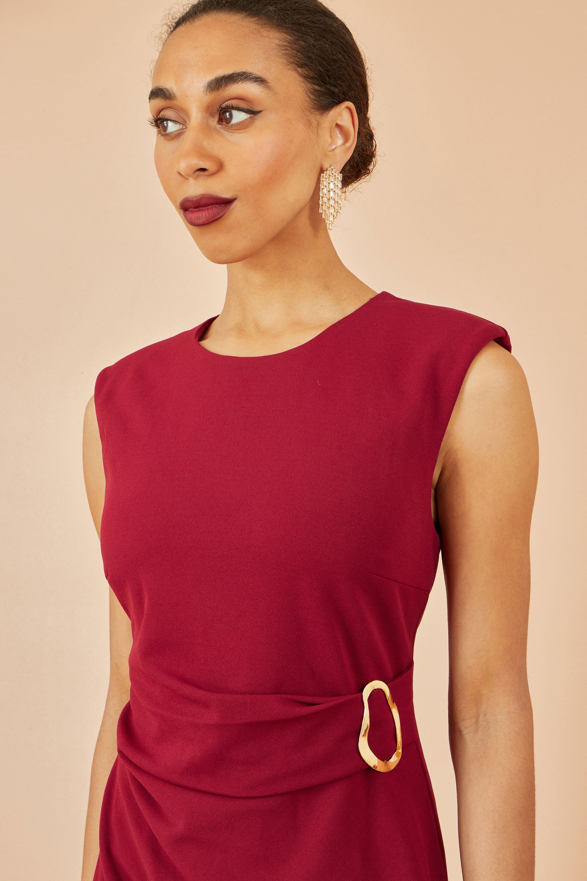 Yumi Burgundy Buckle Detail Ruched Dress Dress Casual Yumi