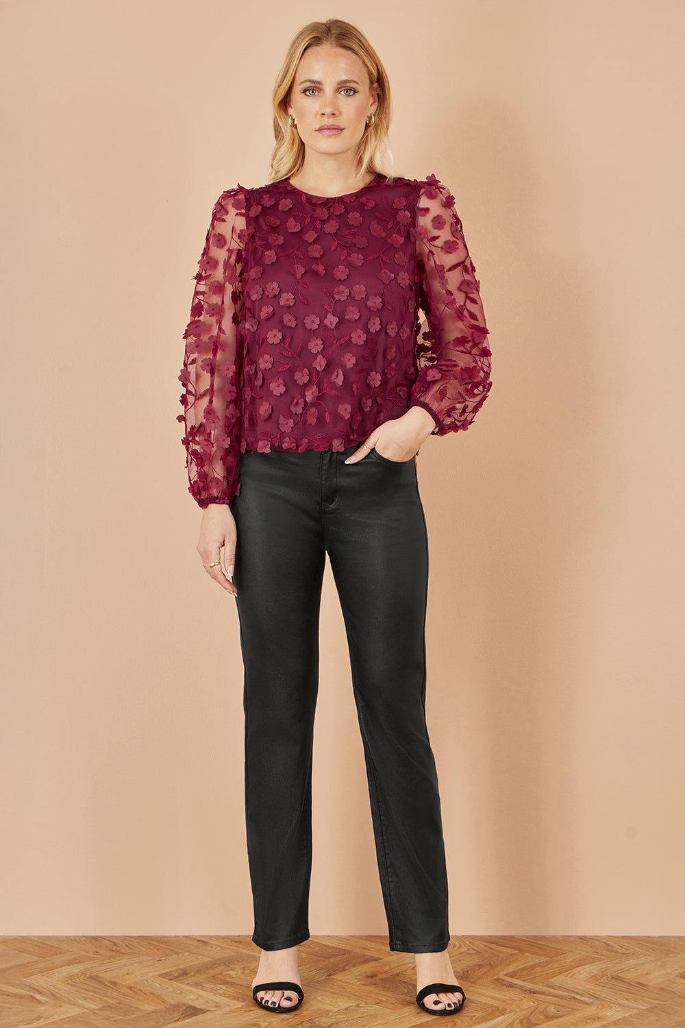 Yumi Burgundy Sheer Sleeve Applique Flower Top Top Yumi