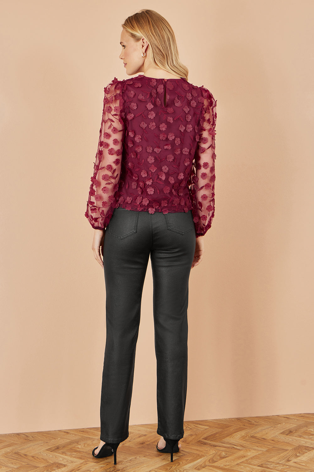 Yumi Burgundy Sheer Sleeve Applique Flower Top Top Yumi