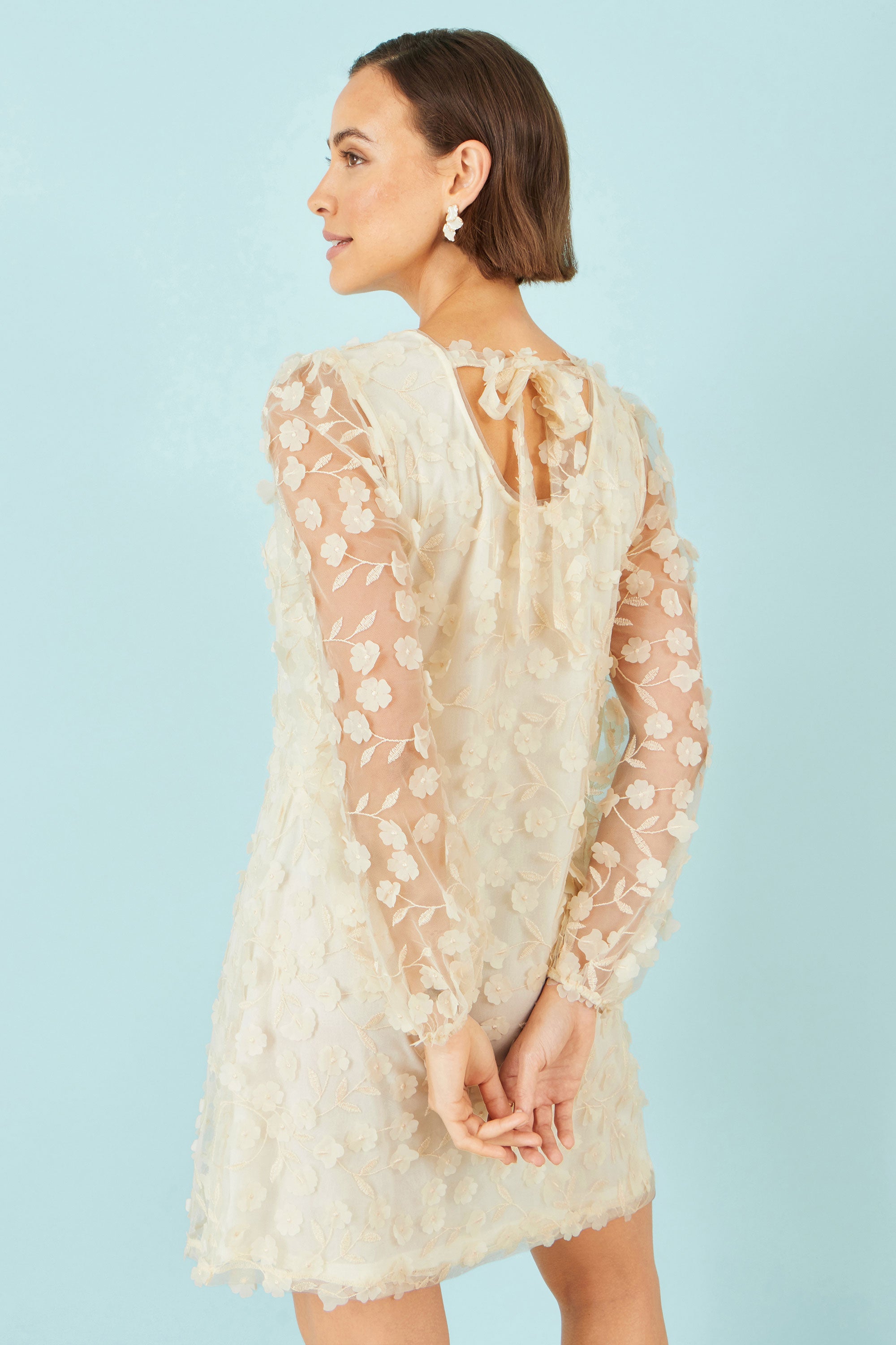 GIUNON round collar flower tunic アイボリー Yumi Ivory Long Sleeve Floral Applique Tunic | Yumi