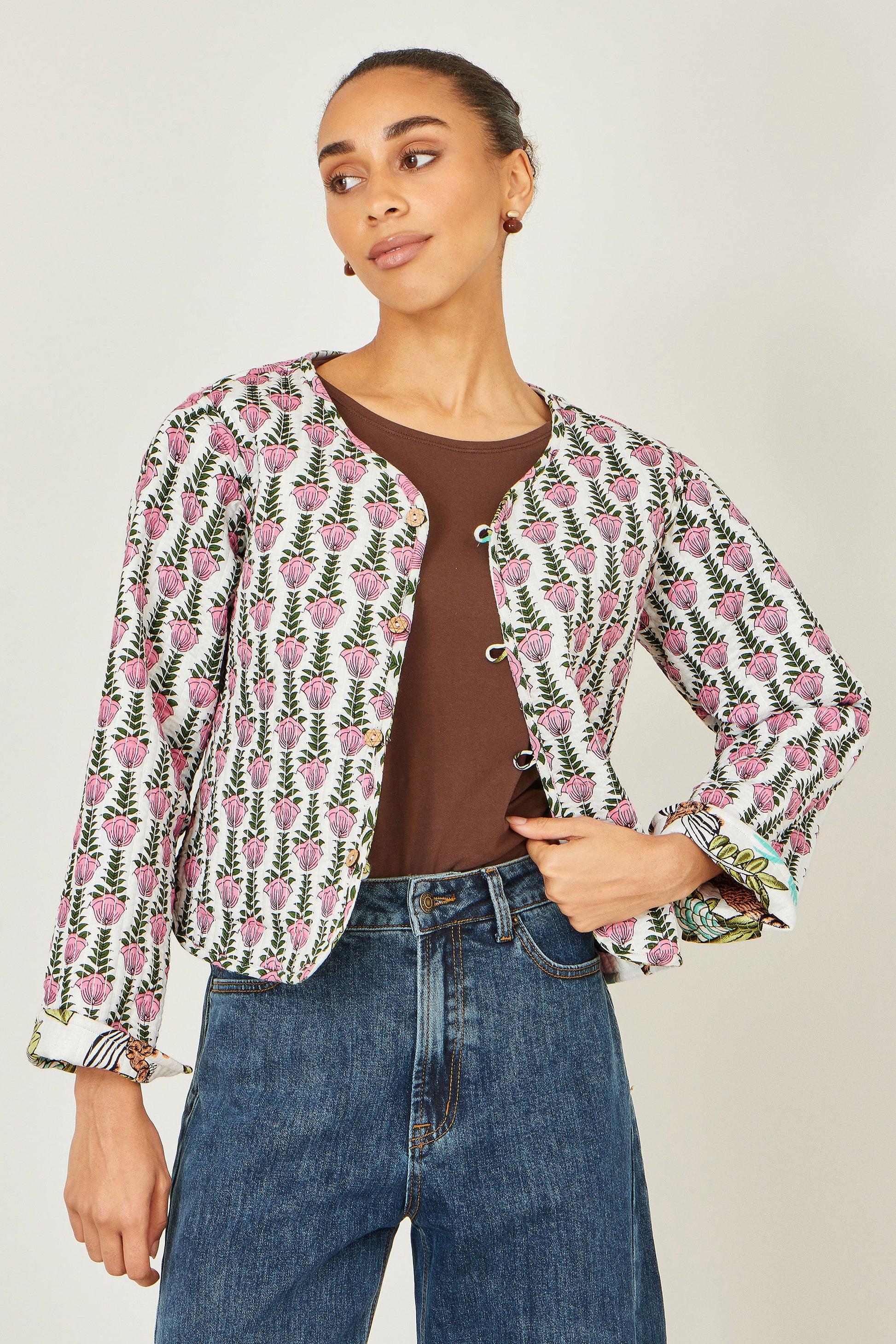 Yumi White Botanical Print Reversible Cotton Quilted Jacket Outerwear Yumi