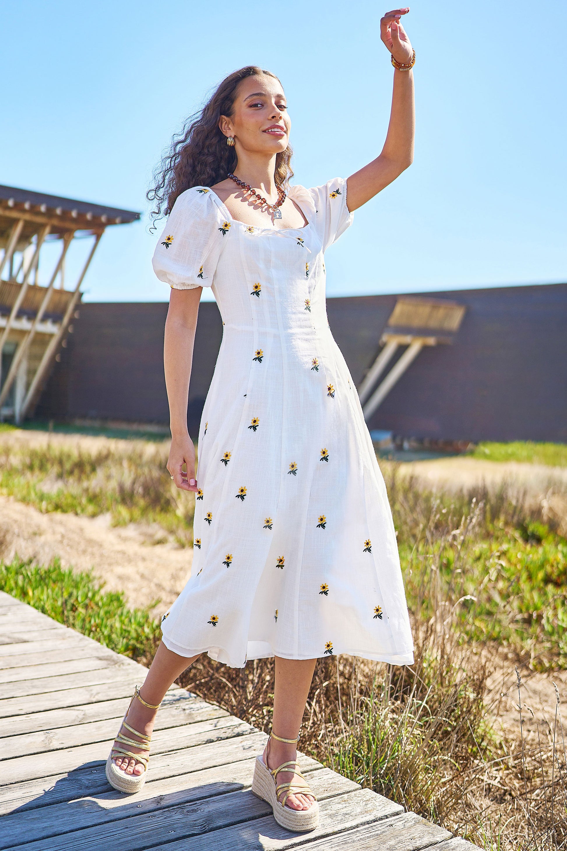 Yumi White Cotton Sunflower Embroidered Midi Dress | Yumi Yumi White Cotton Sunflower Embroidered Midi Dress | Yumi