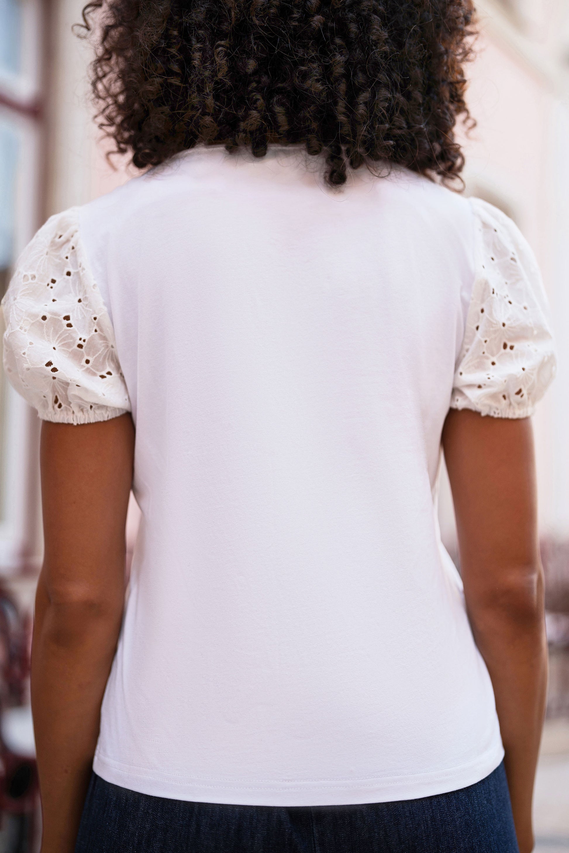 Yumi White Cotton Jersey T-Shirt With Lace Sleeves Tops Yumi