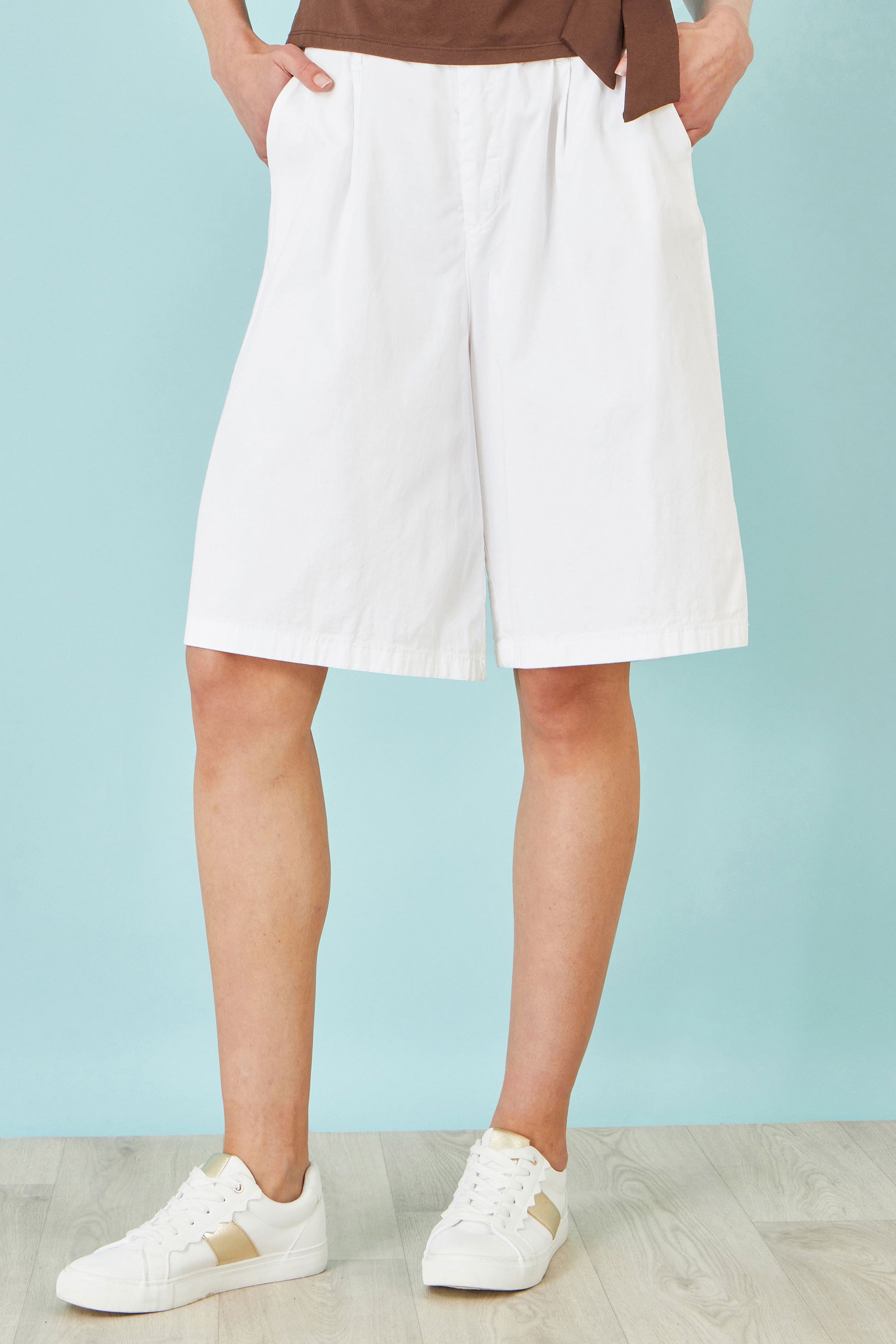 Yumi White Cotton Bermuda Shorts SHORTS Yumi