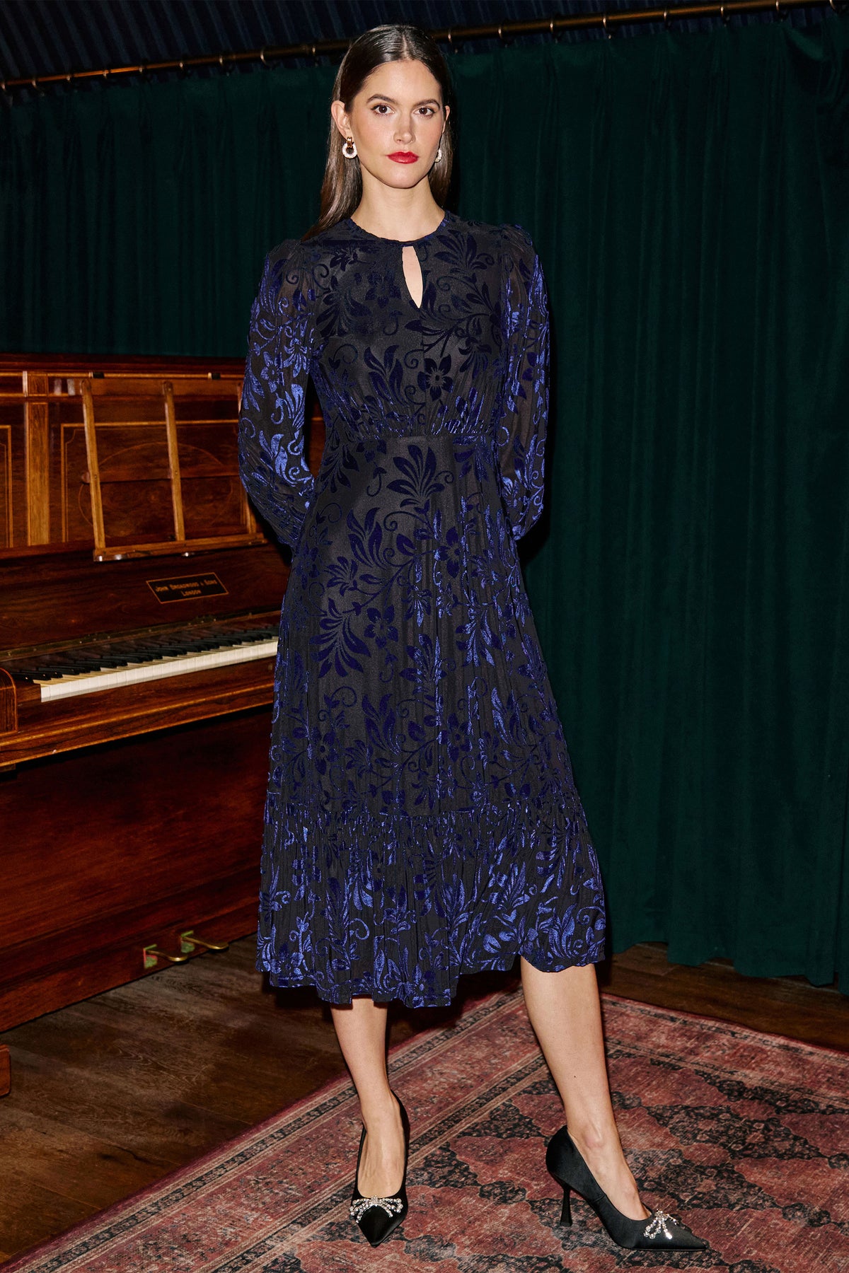 Yumi Blue Velvet Floral Midi Dress Dress Party Yumi