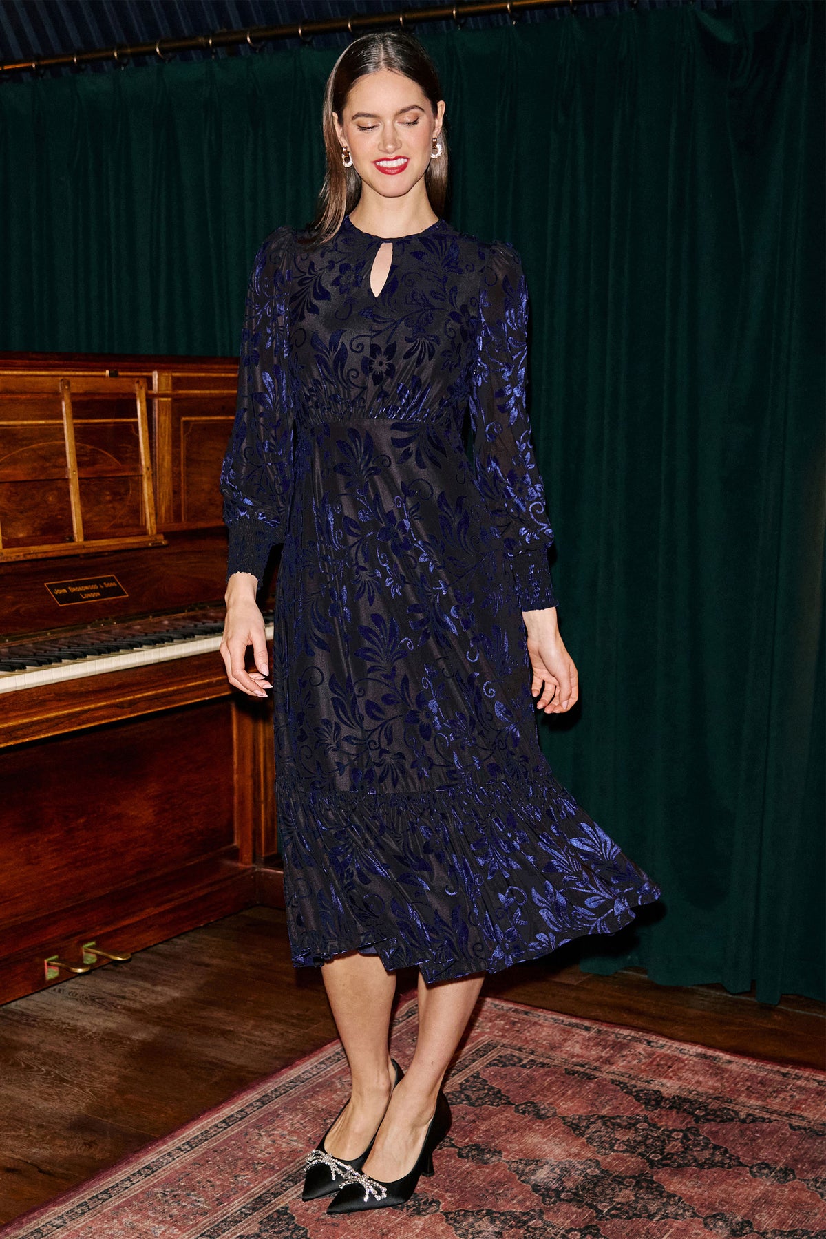 Yumi Blue Velvet Floral Midi Dress Dress Party Yumi
