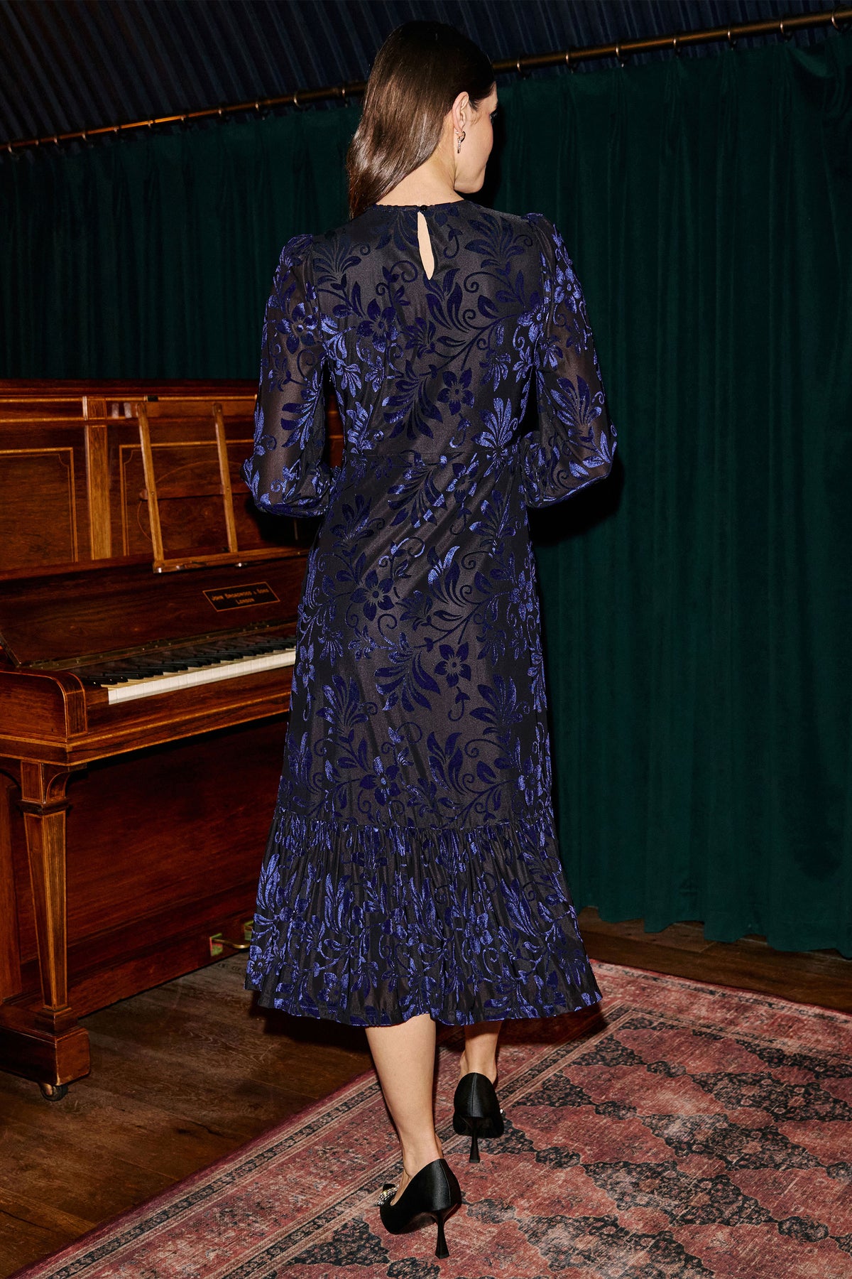 Yumi Blue Velvet Floral Midi Dress Dress Party Yumi