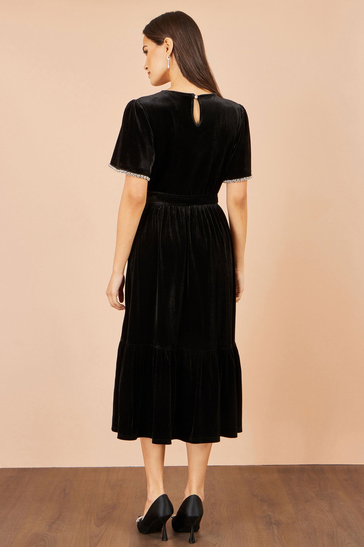 Yumi Black Velvet Midi Dress With Embellished Sleeve Dress Party Yumi