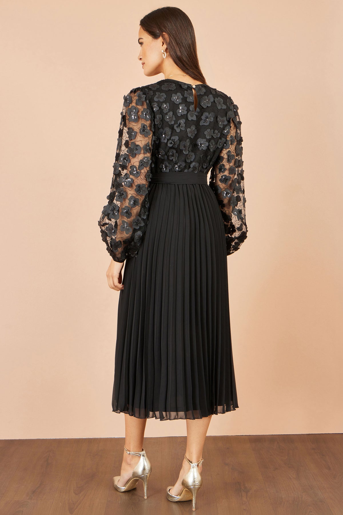 Yumi Black Applique Flower Pleated Midi Dress Dress Party Yumi