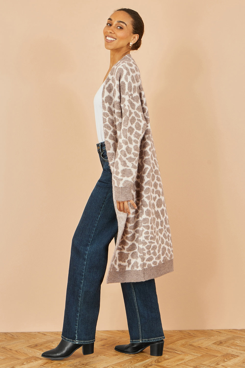 Yumi Beige Animal Intarsia Long Cardigan Yumi